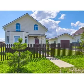 Двухэтажный кирпичный дом!